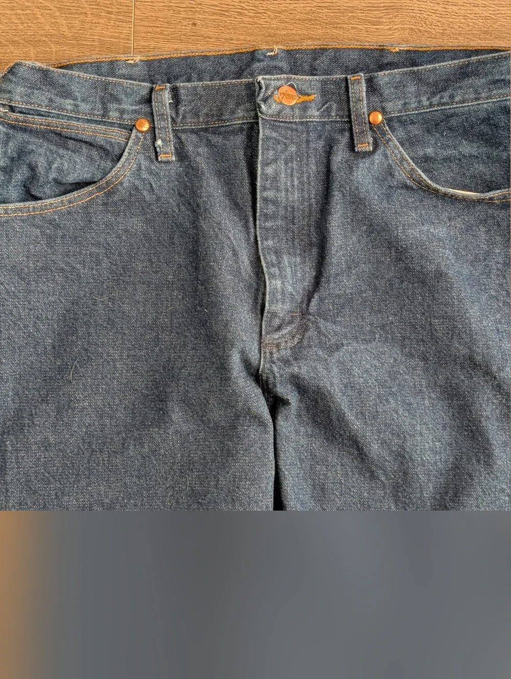 Men's 33 X 32 Wrangler Jeans